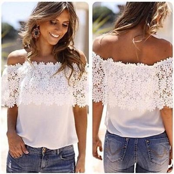BOUTIQUE Tops - 🎉NEW ARRIVAL ⁉️POPULAR SEXY FEMININE LACE TOP